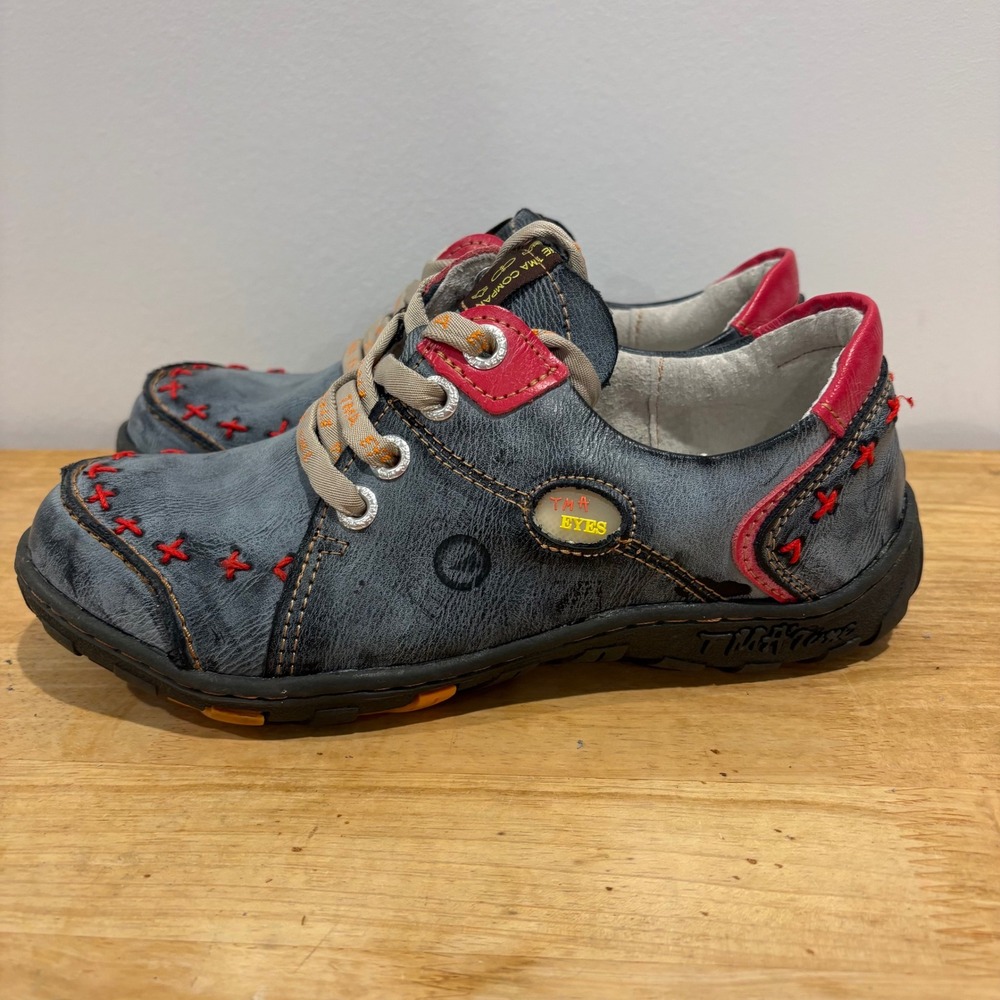 TMA Eyes Funky Distressed Leather Sneakers Womens Blue Size 8 Red Stitching